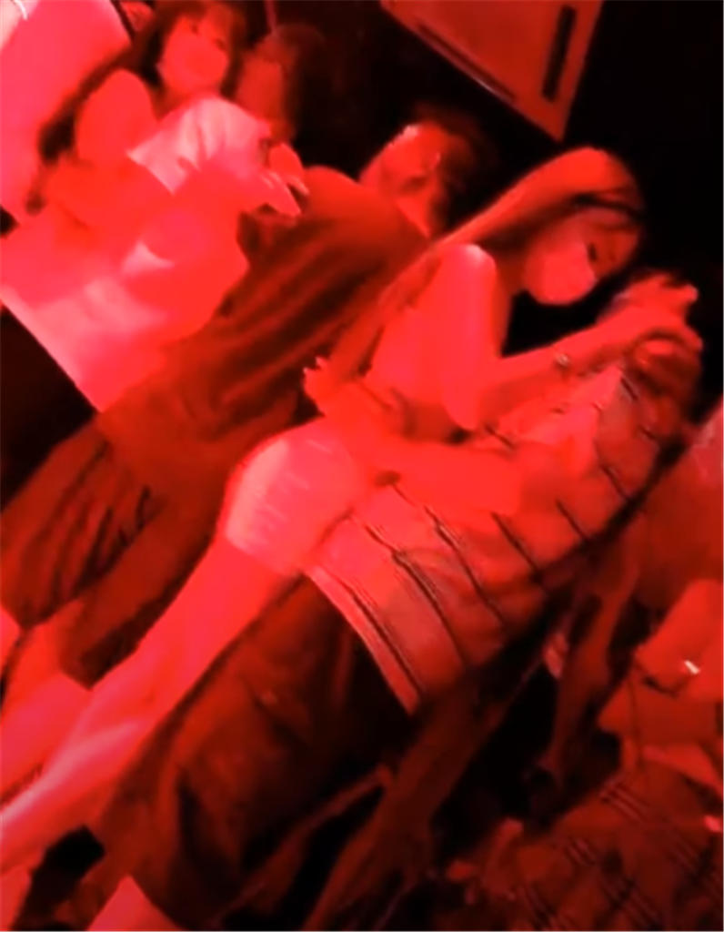 砂舞（摸摸舞）